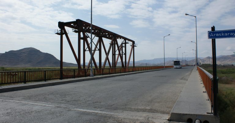 DSX Naxçıvanla Türkiyə arasında quru sərhədinin bağlanmasına münasibət bildirdi DSX Naxçıvanla Türkiyə arasında quru sərhədinin bağlanmasına münasibət bildirdi