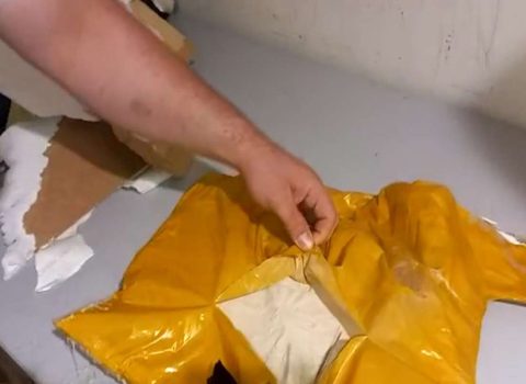 Azərbaycana gələn Maldiv vətəndaşında heroin AŞKARLANDI