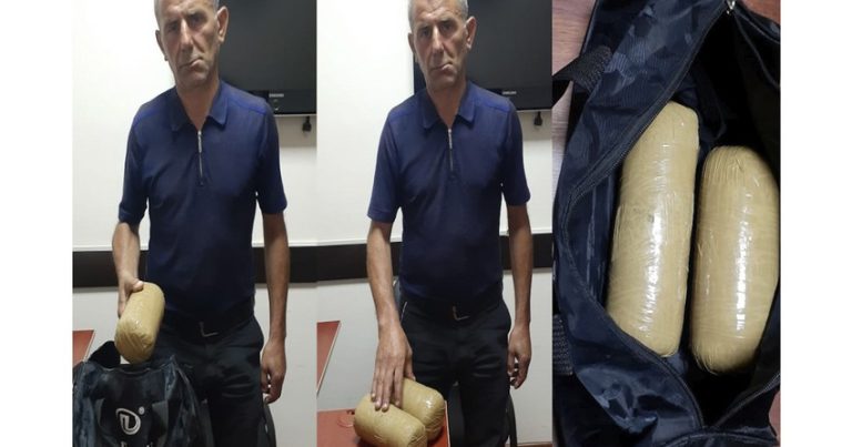 Sosial şəbəkələr vasitəsilə 26 min manatlıq heroin alan şəxs SAXLANILDI – VİDEO Sosial şəbəkələr vasitəsilə 26 min manatlıq heroin alan şəxs SAXLANILDI – VİDEO