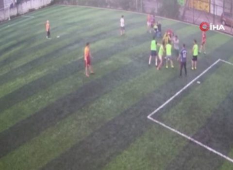 Mini futbol meydançasında kütləvi dava düşdü – VİDEO