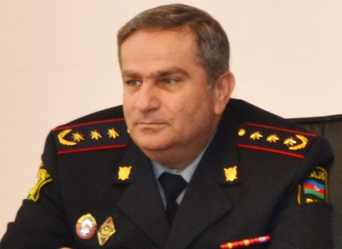 Nazir rəisi təqaüdə göndərdi