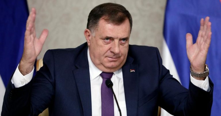 Milorad Dodik: “Serb Respublikası onlara öz iradələrini diqtə etməyə imkan verməyəcək” Milorad Dodik: “Serb Respublikası onlara öz iradələrini diqtə etməyə imkan verməyəcək”