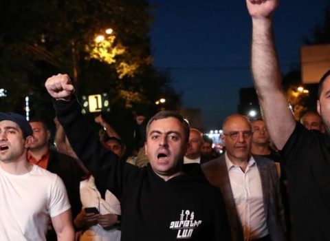 Ermənistanda revanşistlərə hərbi təlim keçmək üçün çağırışlar göndərildi