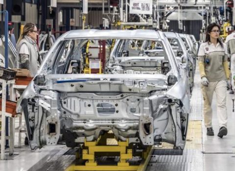 “BMW” rəsmisi təşvişdə – Bazarda vəziyyət ürəkaçan deyil