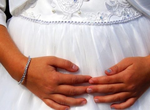 Gəlinə qarşı ər və qayınanadan ŞOK HƏRƏKƏT – Azərbaycanda DƏHŞƏTLİ OLAY