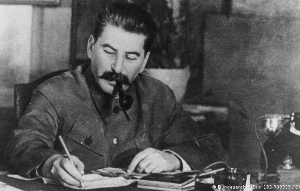 Stalinə qoyulan ŞOK DİAQNOZ: “Qarnı yumşaqdır, paltarı sidiyə bulaşıb, göz bəbəyi isə… – FOTO