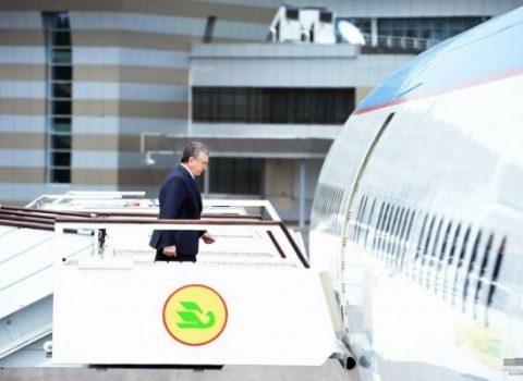 Özbəkistan Prezidenti iğtişaşlar baş verən şəhərə getdi