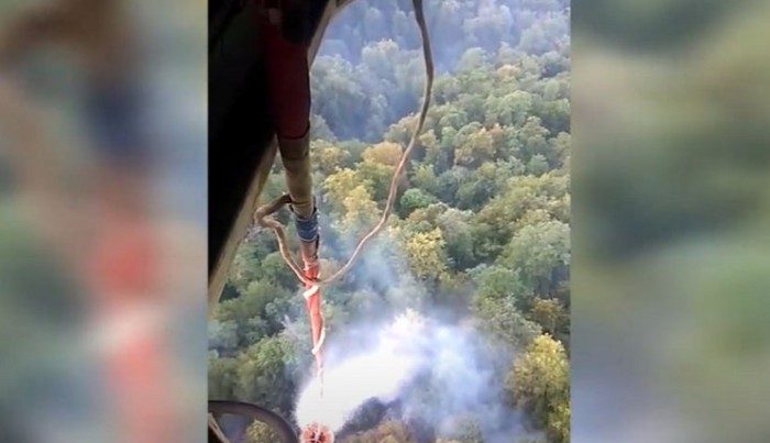 Şabranda yanğınların söndürülməsinə helikopter cəlb edilib – VİDEO Şabranda yanğınların söndürülməsinə helikopter cəlb edilib – VİDEO