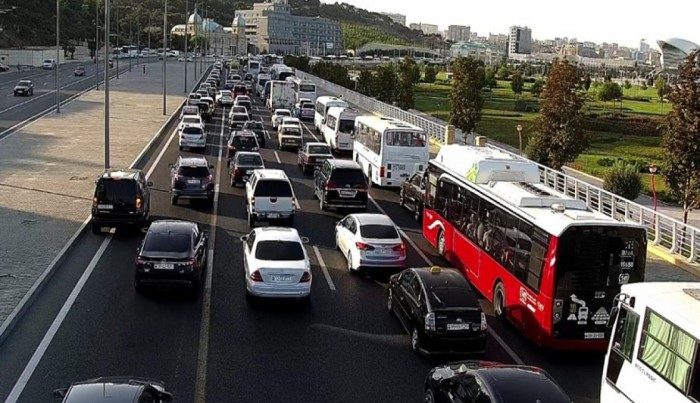 Bakıda sıxlıq olan yollar – SİYAHI Bakıda sıxlıq olan yollar – SİYAHI