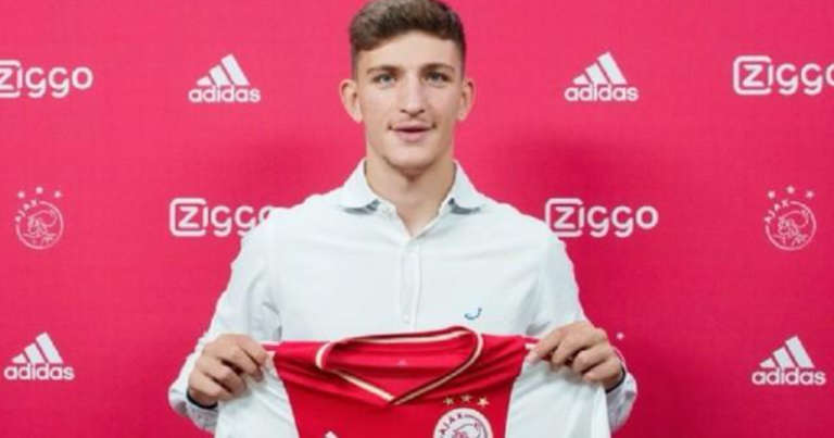 Türkiyəli futbolçu “Ayaks”a transfer oldu