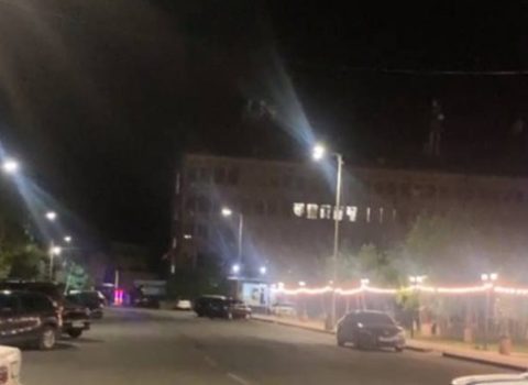 Ermənistanda bələdiyyə binasına qumbara atıldı