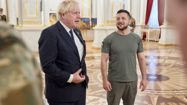 Britaniya Ukraynaya 54 milyonluq hərbi yardım ayırdı Britaniya Ukraynaya 54 milyonluq hərbi yardım ayırdı