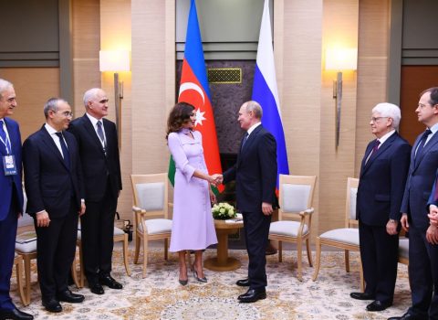 Putin Mehriban Əliyevanı TƏBRİK ETDİ