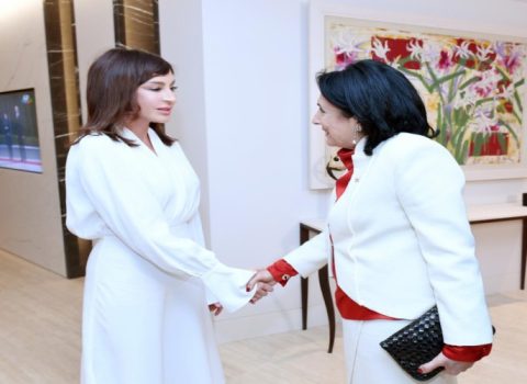 Gürcüstan Prezidenti Mehriban Əliyevanı TƏBRİK ETDİ