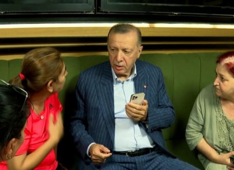 Ərdoğan kafedə vətəndaşlarla GÖRÜŞDÜ