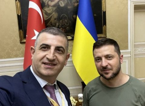 Zelenski Haluk Bayraktarı təltif etdi