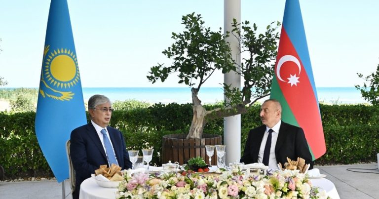İlham Əliyevin adından Kasım-Jomart Tokayevin şərəfinə rəsmi ziyafət verildi İlham Əliyevin adından Kasım-Jomart Tokayevin şərəfinə rəsmi ziyafət verildi