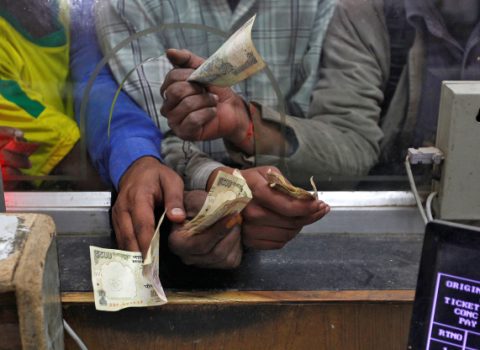 Qatar bileti üçün əlavə 25 sent ödədi, 22 il sonra faizlə geri aldı