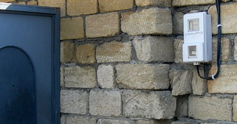 Vətəndaş “Azərişıq”dan şikayətçidir: “Xəbərdarlıq etmədən mənzilimin sayğacı dəyişdirilib” Vətəndaş “Azərişıq”dan şikayətçidir: “Xəbərdarlıq etmədən mənzilimin sayğacı dəyişdirilib”