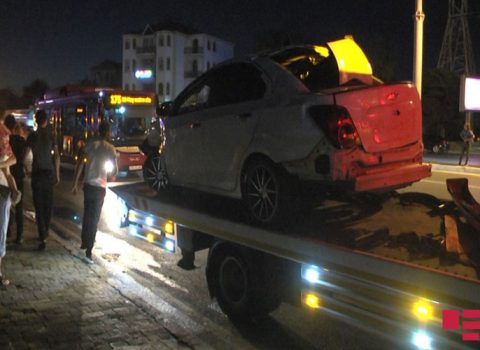 Bakıda 6 avtomobil toqquşdu, xəsarət alanlar var – FOTOLAR