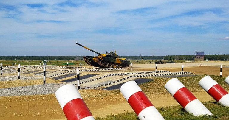Hərbçilərimiz “Tank biatlonu” müsabiqəsində ilk yarışa başladılar – FOTOLAR Hərbçilərimiz “Tank biatlonu” müsabiqəsində ilk yarışa başladılar – FOTOLAR