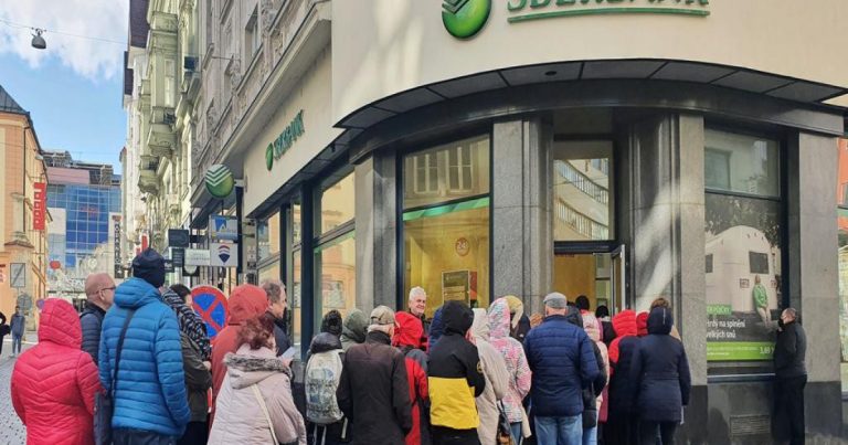 “Sberbank” Qazaxıstan bazarından gedir “Sberbank” Qazaxıstan bazarından gedir