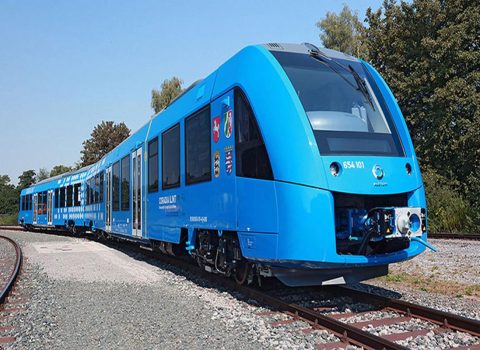 Almaniyada hidrogenlə işləyən sərnişin qatarı xəttə buraxıldı