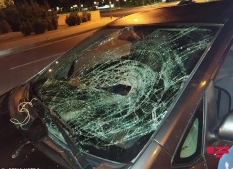 Bakıda taksi üç piyadanı vurub – Ölən və yaralılar var