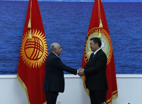 Əli Əsədov Qırğızıstan Prezidenti ilə görüşdü