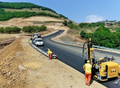 Laçın şəhərindən yan keçən yeni yolun tikintisi yekunlaşır – FOTO