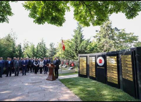 Rəşad Məmmədov Türkiyənin xaricdəki nümayəndəliklərinin Şəhidliyini ziyarət etdi – FOTO