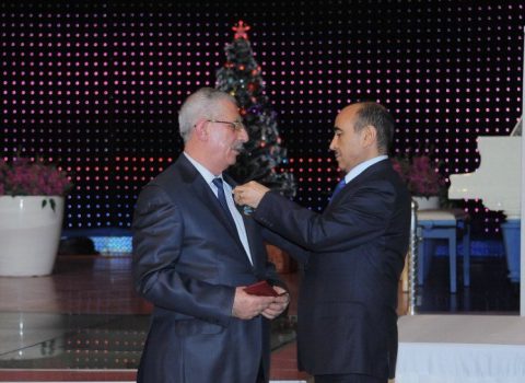 “Azərbaycan” qəzeti “iş başında”: Bu dəfə Sadıqovla Qurbanlının ideoloji nöqsanları ÜZƏ ÇIXDI