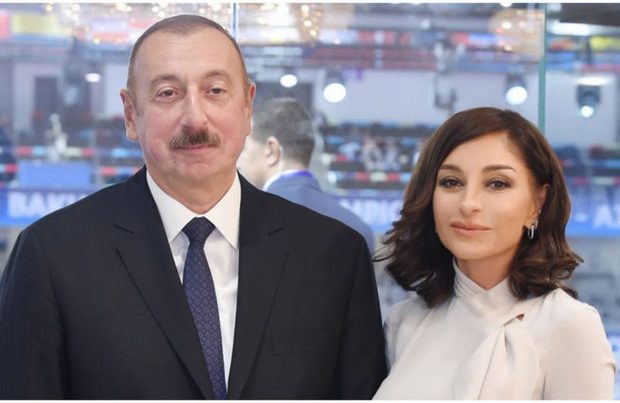 Prezident və xanımı mədəniyyət və incəsənət xadimləri ilə söhbətləşib Prezident və xanımı mədəniyyət və incəsənət xadimləri ilə söhbətləşib