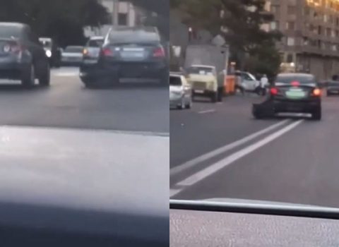 Bakıda buferi yerlə sürünən avtomobili ilə şütüyən sürücü xəbərdarlıqlara məhəl qoymadı – VİDEO
