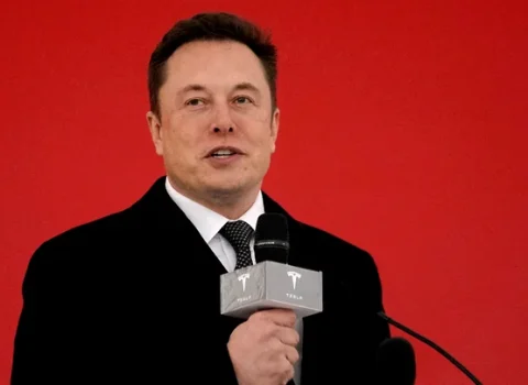 İlon Mask “Tesla”nın səhmlərini rekord qiymətə satdı