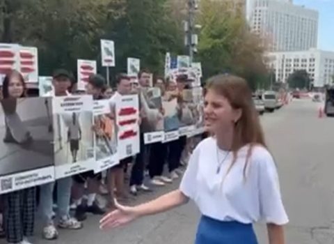 Moskvada ABŞ və Böyük Britaniya səfirliklərinin qarşısında AKSİYA – VİDEO