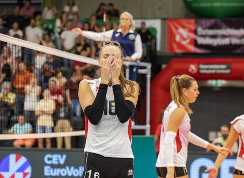 Azərbaycanın millisinin rəqibinin beş oyunçusu ZƏHƏRLƏNDİ
