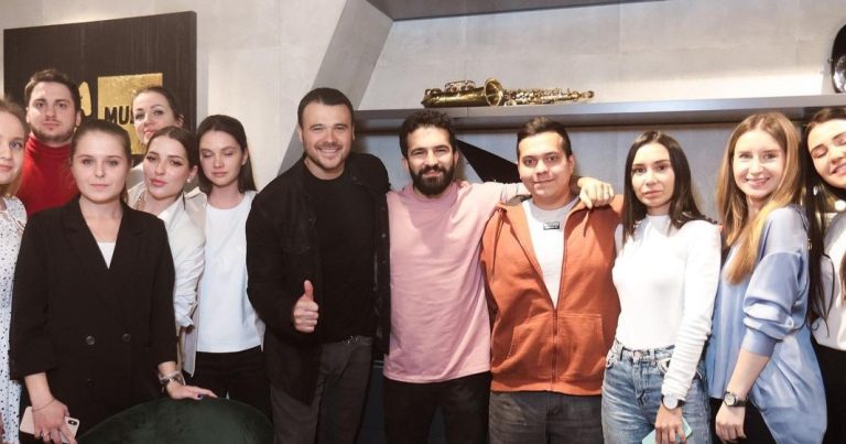 Azərbaycanlı müğənnilər Ermənistanda konsert VERƏCƏK – Ermənilər qəzəbləndi – FOTO Azərbaycanlı müğənnilər Ermənistanda konsert VERƏCƏK – Ermənilər qəzəbləndi – FOTO