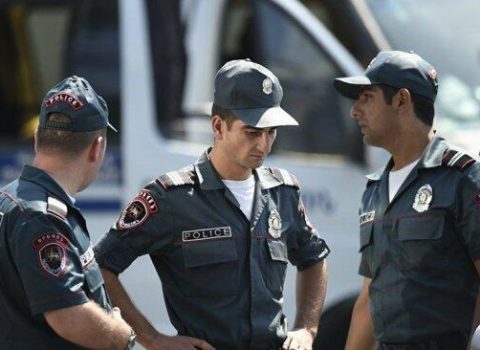 Ermənistanda polis bölməsinə bomba qoyuldu