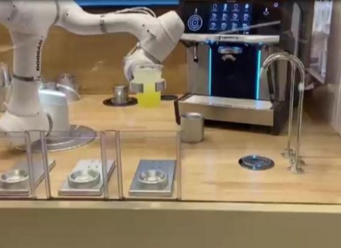 Robotlar ofisiantları işsiz qoydu