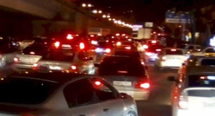 Bakıda kilometrlərcə uzanan tıxac yarandı – VİDEO Bakıda kilometrlərcə uzanan tıxac yarandı – VİDEO