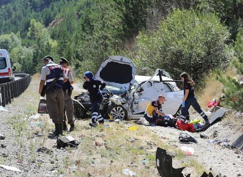 Türkiyədə daha bir ağır qəza: 5 ölü, 6 yaralı