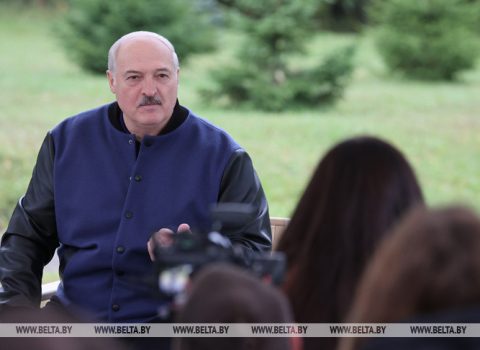 Lukaşenko: “2024-cü ildə keçiriləcək seçki kampaniyası təxribatlar səbəbindən çətin olacaq”