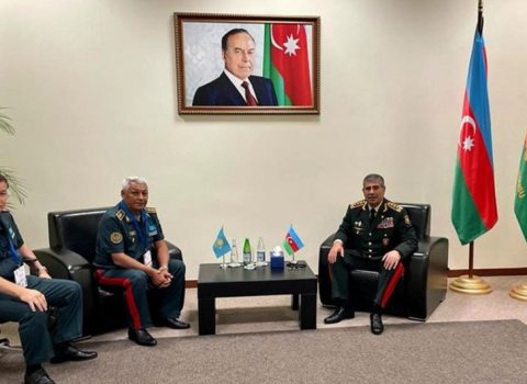 Azərbaycanla Qazaxıstan arasında hərbi əməkdaşlığın genişləndirilməsi müzakirə olundu