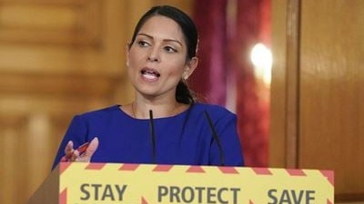Böyük Britaniyanın daxili işlər naziri istefa verdi