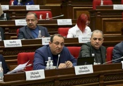 Ermənistanda müxalif deputatlar parlamenti BAYKOT ETDİ
