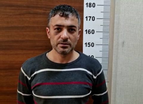 Bakıda qadının boğazından qızıl boyunbağını qopardı – VİDEO