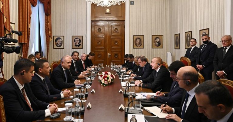 Sofiyada Azərbaycan və Bolqarıstan prezidentlərinin geniş tərkibdə görüşü oldu – YENİLƏNİB Sofiyada Azərbaycan və Bolqarıstan prezidentlərinin geniş tərkibdə görüşü oldu – YENİLƏNİB