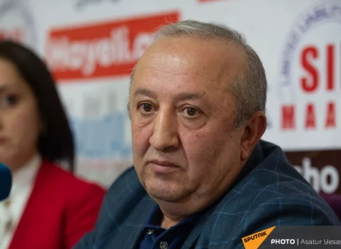 “Keçmişdə Rusiya bizə hətta pulsuz silah verirdi” – Akopyan