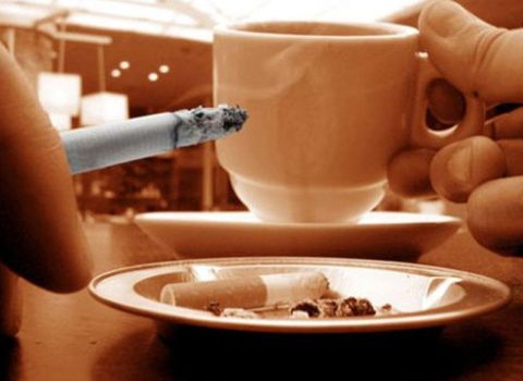 Çay içə-içə siqaret çəkən kişilərə CİDDİ XƏBƏRDARLIQ